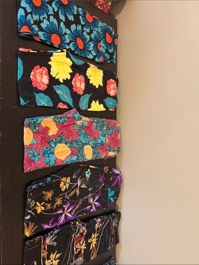 LulaRoe Floral Print Leggings 5 pieces Bundle with Bright Blooms OS